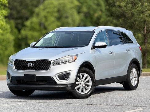 Used 2017 Kia Sorento LX FWD image 8