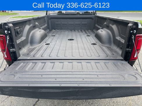 New 2025 RAM 2500 Laramie AWD/4WD image 11