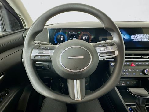 New 2025 Hyundai Tucson SE image 11