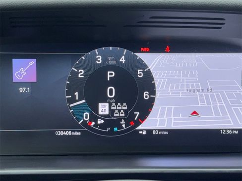 Used 2024 Land Rover Discovery S image 23