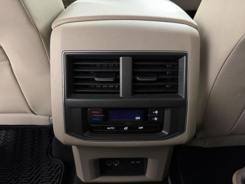 Used 2018 Volkswagen Atlas SEL image 25