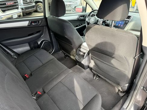 Used 2019 Subaru Outback 2.5i Premium AWD/4WD image 17