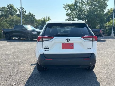 Used 2021 Toyota RAV4 XLE FWD image 6