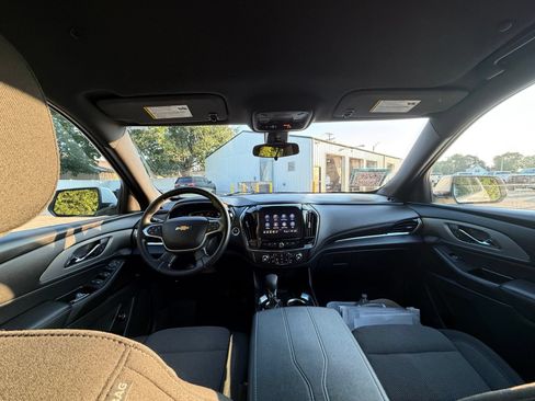 Used 2023 Chevrolet Traverse LT FWD image 27