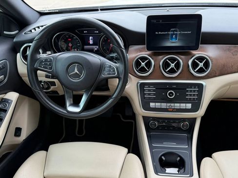 Used 2018 Mercedes-Benz GLA 250 image 14