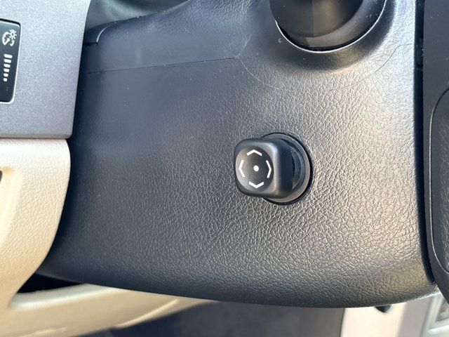 Used 2013 Toyota Sequoia Platinum AWD/4WD image 33