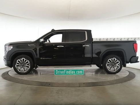 Used 2025 GMC Sierra 1500 Denali Ultimate image 9