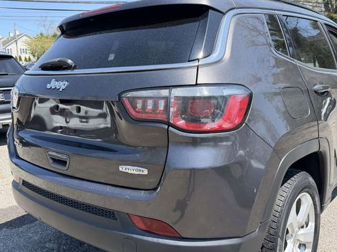 Used 2019 Jeep Compass Latitude w/ Cold Weather Group AWD/4WD image 6