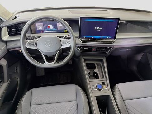 New 2026 Volkswagen Tiguan SE FWD image 22