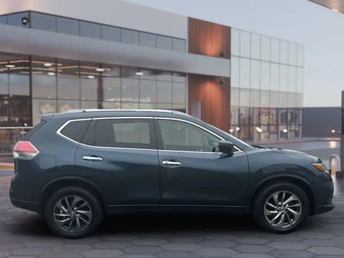 Used 2016 Nissan Rogue SL w/ SL Premium Package image 2