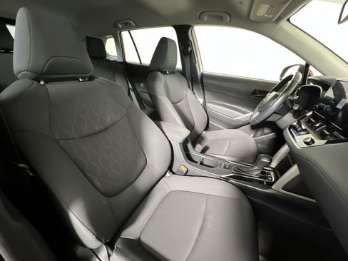 Used 2023 Toyota Corolla Cross LE AWD/4WD image 25