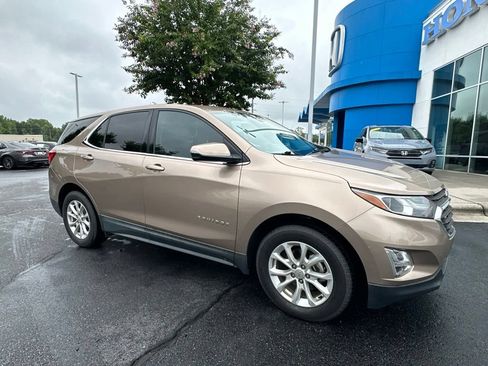 Used 2018 Chevrolet Equinox LT FWD image 3