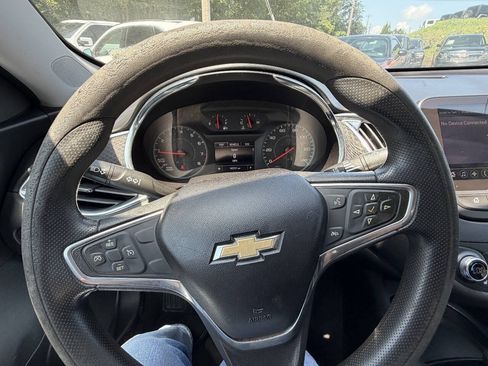 Used 2020 Chevrolet Malibu LT FWD image 14