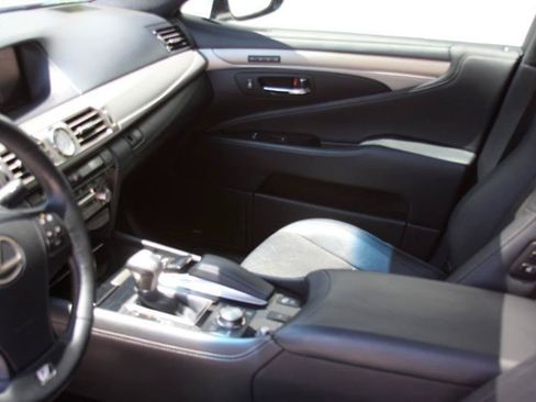 Used 2014 Lexus LS 460 AWD w/ F Sport Package image 38