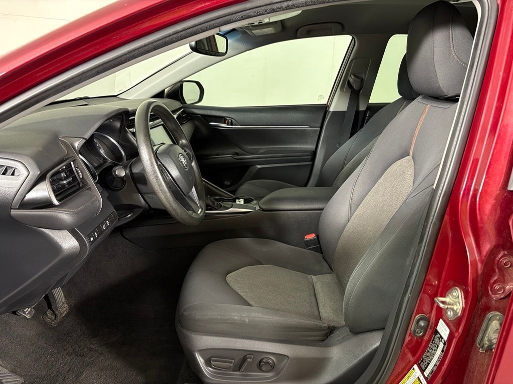 Used 2020 Toyota Camry LE w/ Convenience Package FWD image 14
