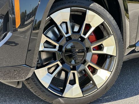 New 2026 BMW XM Label Red w/ M Driver's Package image 14