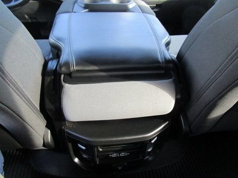 Used 2021 RAM 1500 Big Horn image 18