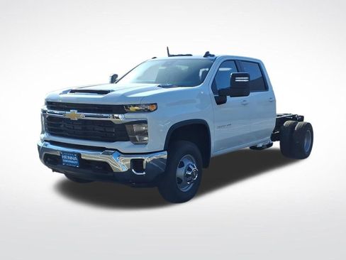 New 2026 Chevrolet Silverado 3500 LT AWD/4WD image 3