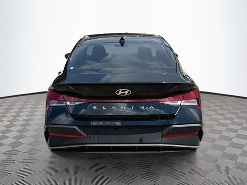 Used 2025 Hyundai Elantra Sport FWD image 7
