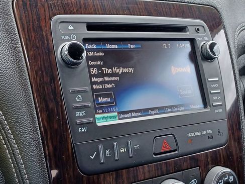 Used 2015 Chevrolet Traverse LT image 20