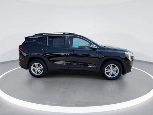 Used 2022 GMC Terrain SLE w/ Driver Convenience Package AWD/4WD image 9