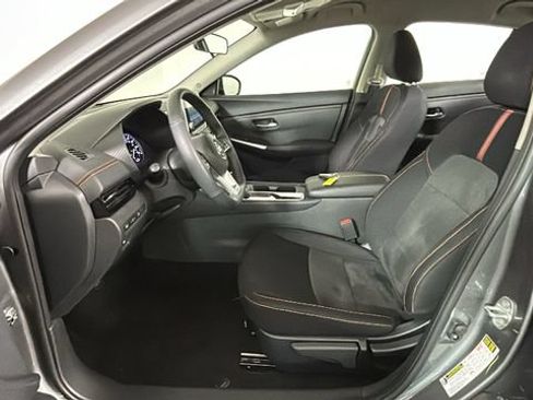 Used 2023 Nissan Sentra SR FWD image 11