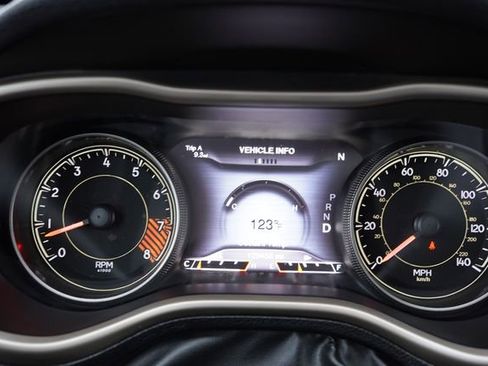 Used 2014 Jeep Cherokee Limited w/ Luxury Group image 36