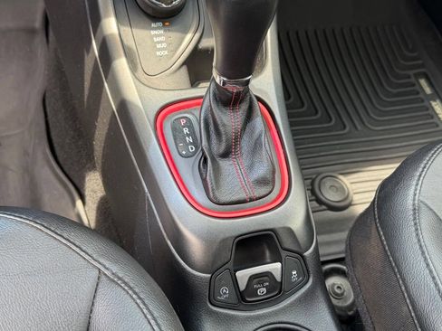 Used 2019 Jeep Compass Trailhawk w/ Cold Weather Group AWD/4WD image 24
