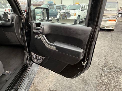 Used 2014 Jeep Wrangler Unlimited Sport w/ Quick Order Package 23S AWD/4WD image 28