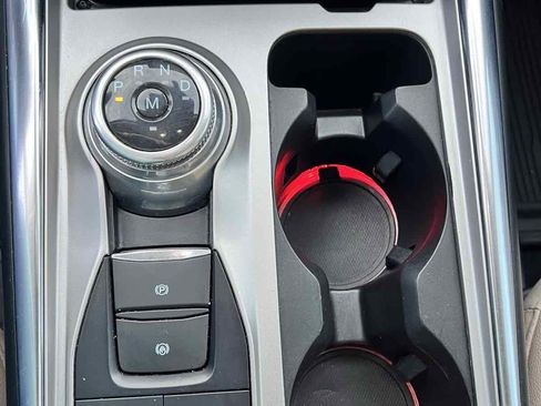 Used 2021 Ford Explorer Limited w/ Equipment Group 301A image 23