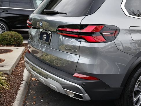 Used 2025 BMW X5 sDrive40i w/ Climate Comfort Package image 10