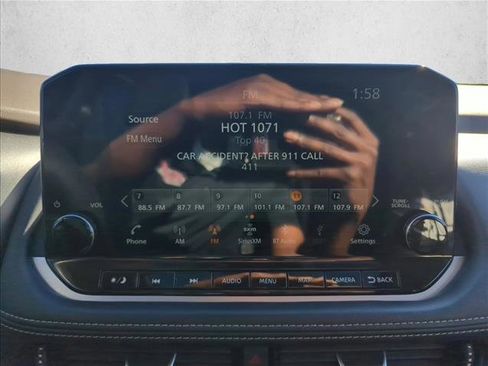 Used 2021 Nissan Rogue Platinum image 14