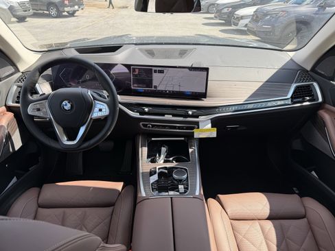 Used 2026 BMW X7 xDrive40i image 15