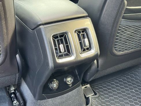 Used 2022 Kia Sorento EX w/ Panoramic Sunroof Package image 15