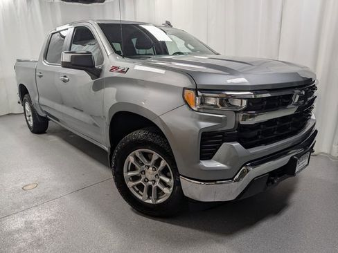 Used 2024 Chevrolet Silverado 1500 LT AWD/4WD image 2