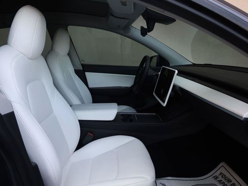 Used 2022 Tesla Model Y Performance AWD/4WD image 25