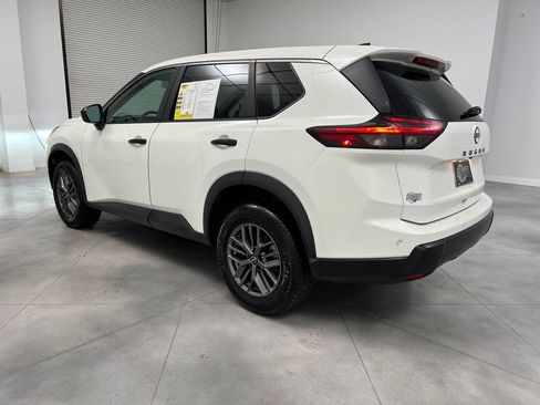 Used 2024 Nissan Rogue S FWD image 5
