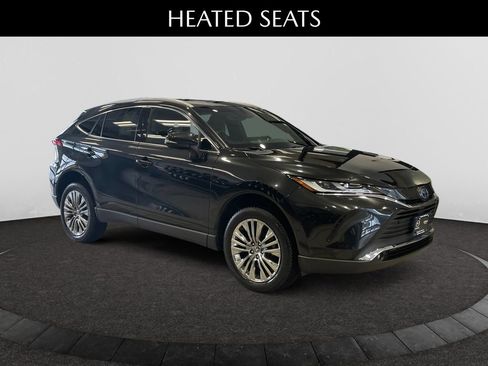 Used 2023 Toyota Venza XLE image 7