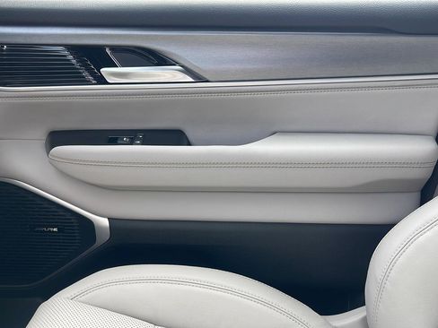 New 2026 Jeep Grand Wagoneer 4WD image 21