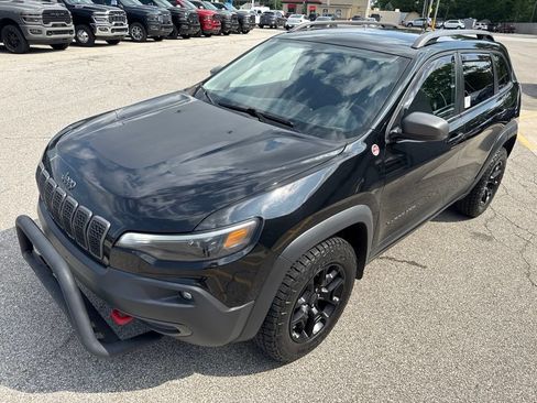 Used 2019 Jeep Cherokee Trailhawk w/ Cold Weather Group AWD/4WD image 10