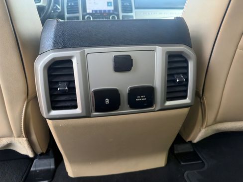 Used 2019 Ford F250 Lariat w/ Lariat Ultimate Package image 13
