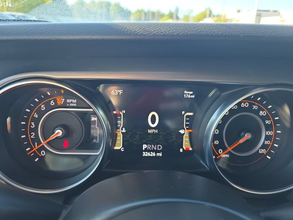 Used 2023 Jeep Gladiator Overland AWD/4WD image 16