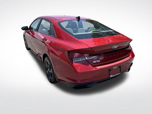 Used 2023 Hyundai Elantra SEL FWD image 7