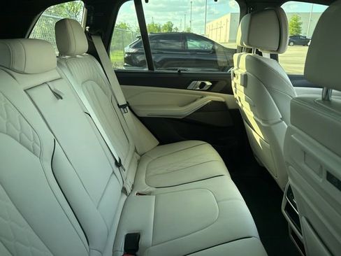 Used 2023 BMW X5 M50i w/ Executive Package image 5