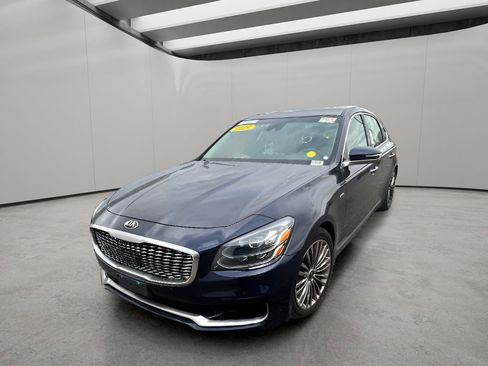 Used 2019 Kia K900 Luxury image 1
