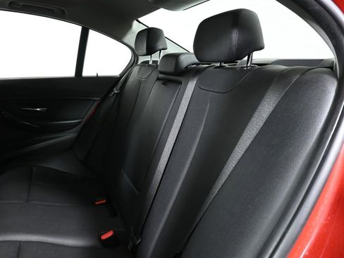 Used 2018 BMW 320i xDrive Sedan w/ Convenience Package image 4