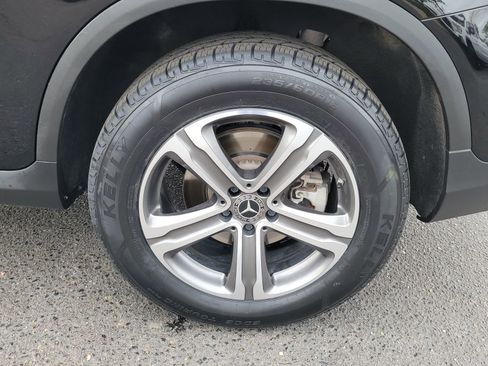 Used 2019 Mercedes-Benz GLC 300 4MATIC image 18