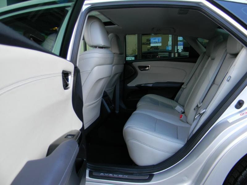 Used 2013 Toyota Avalon Limited FWD image 12