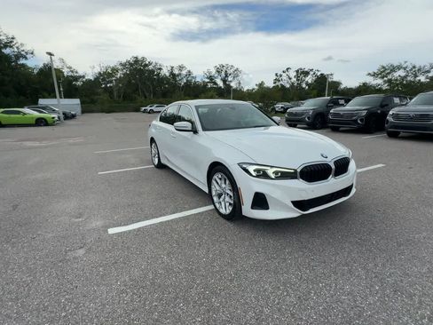 Used 2025 BMW 330i Sedan RWD image 2