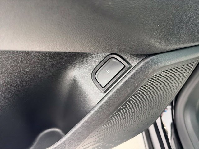 New 2027 Chevrolet Equinox LT w/ Convenience Package II FWD image 10